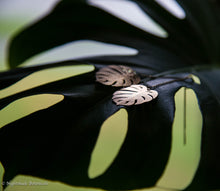 Load image into Gallery viewer, Monstera Earrings