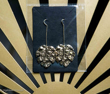 Load image into Gallery viewer, Monstera Earrings