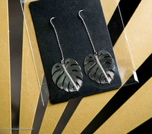 Load image into Gallery viewer, Monstera Earrings