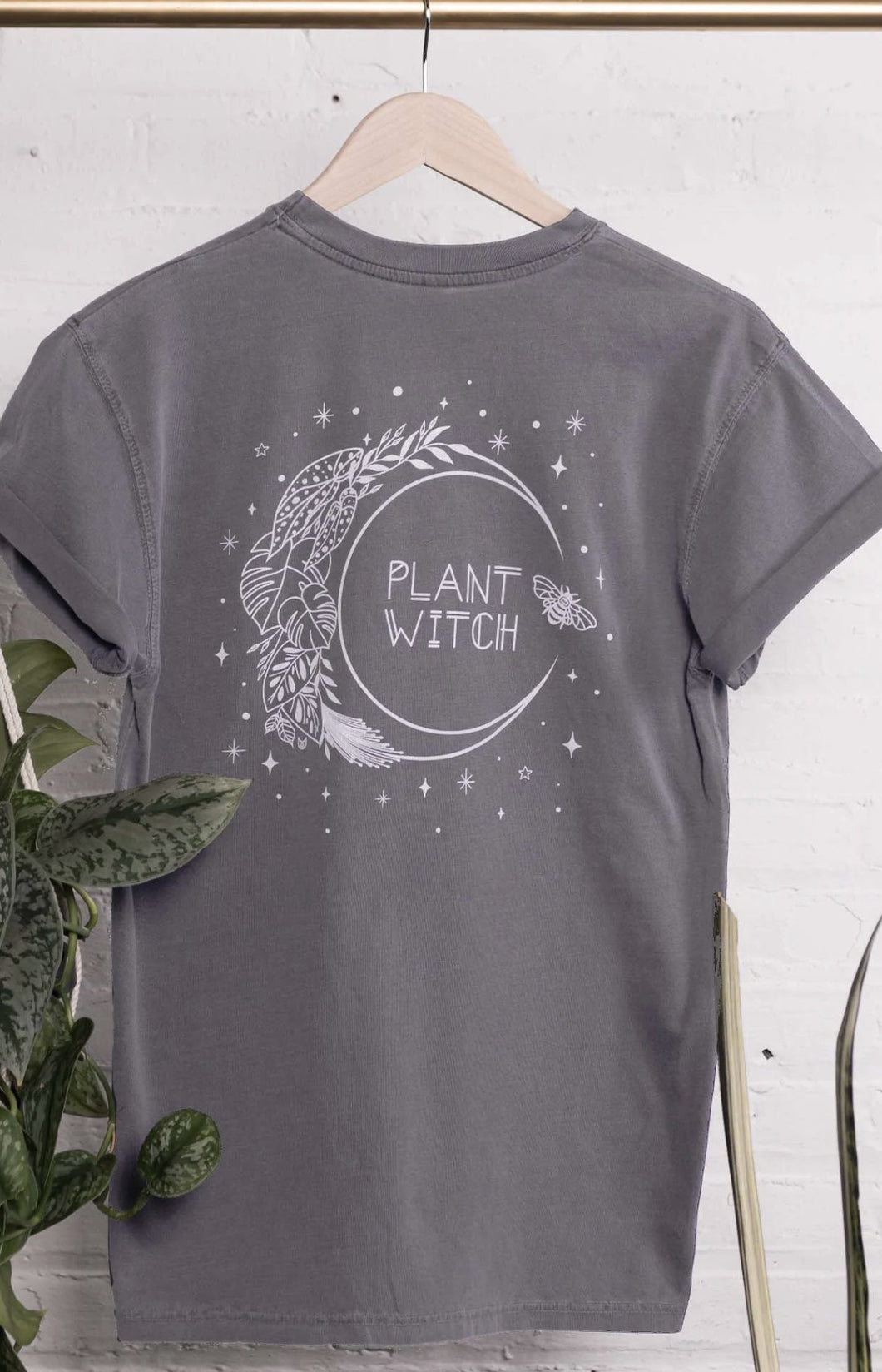Plant Witch Vintage Pocket T-Shirt | Charcoal